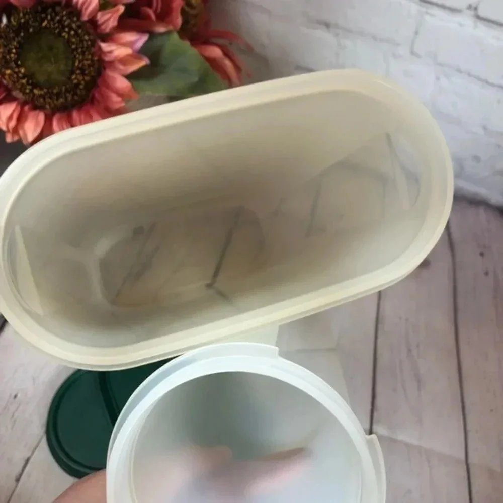 Tupperware modular mates oval 5 and round 5 green